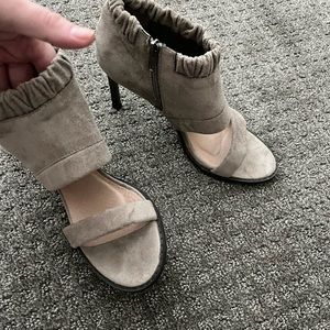 Womens BUCKLE high heals. . Only  worn once . size 9.